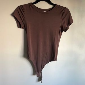 Aritzia Brown Short Sleeve Crewneck Bodysuit